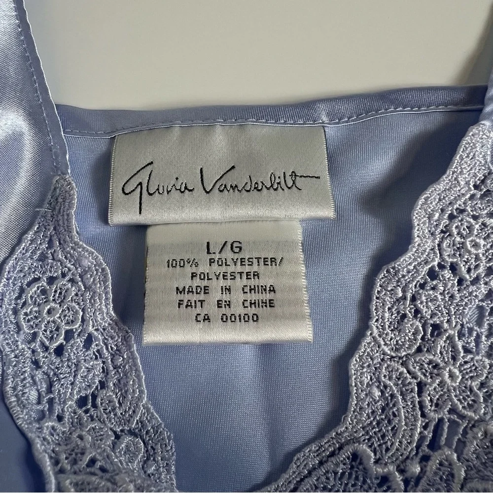 Vintage Gloria Vanderbilt Intimates | 2-Pc lilac Satin Chemise(l) & Robe(m) Set - Picture 5 of 13